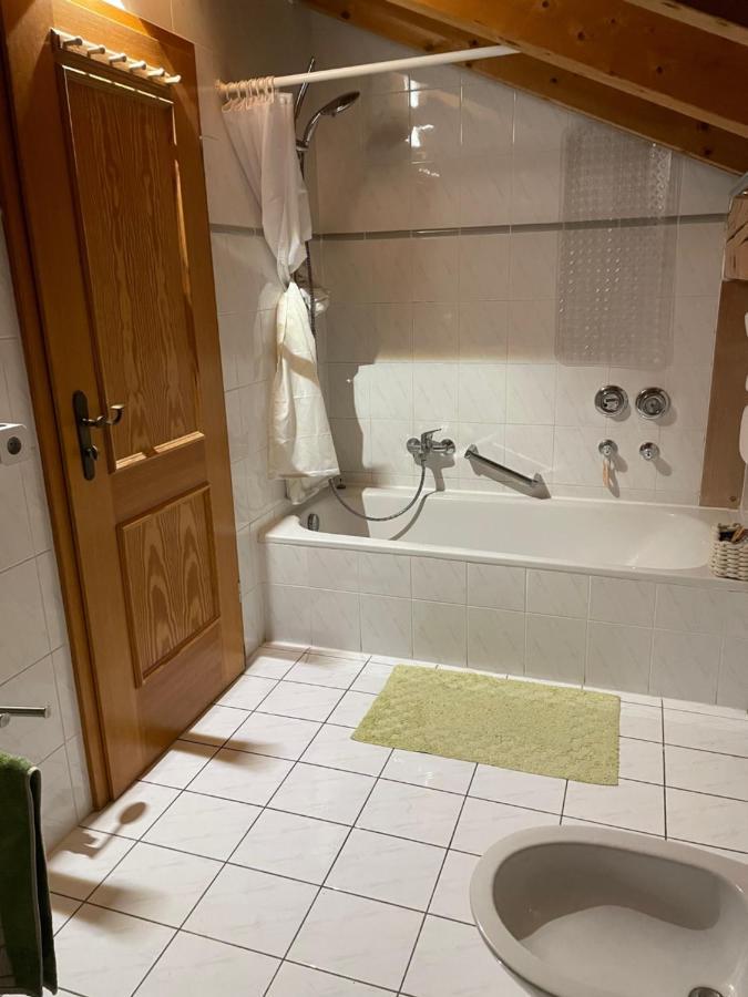 Dachgeschosswohnung Mit Traumhaftem Zugspitzblick Bei Garmisch Фархант Екстериор снимка